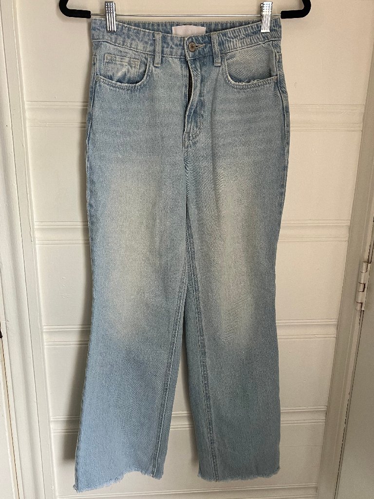 Vervet Jeans - Light Wash - Frayed - Like New